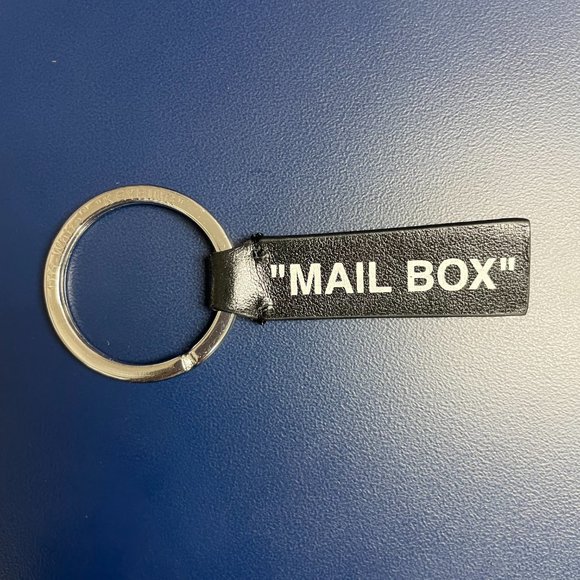 Off White Key Ring - Picture 4 of 16